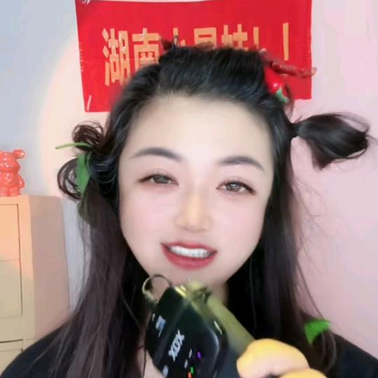 重庆露露（云儿的小跟班）