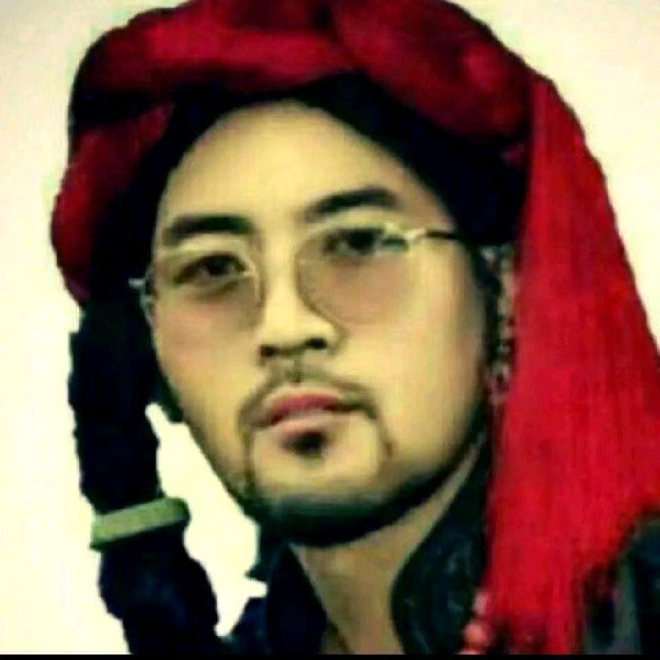 山岩汉子
