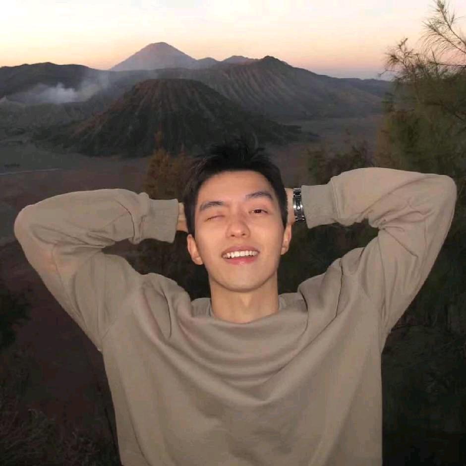 十八岁帅气少年