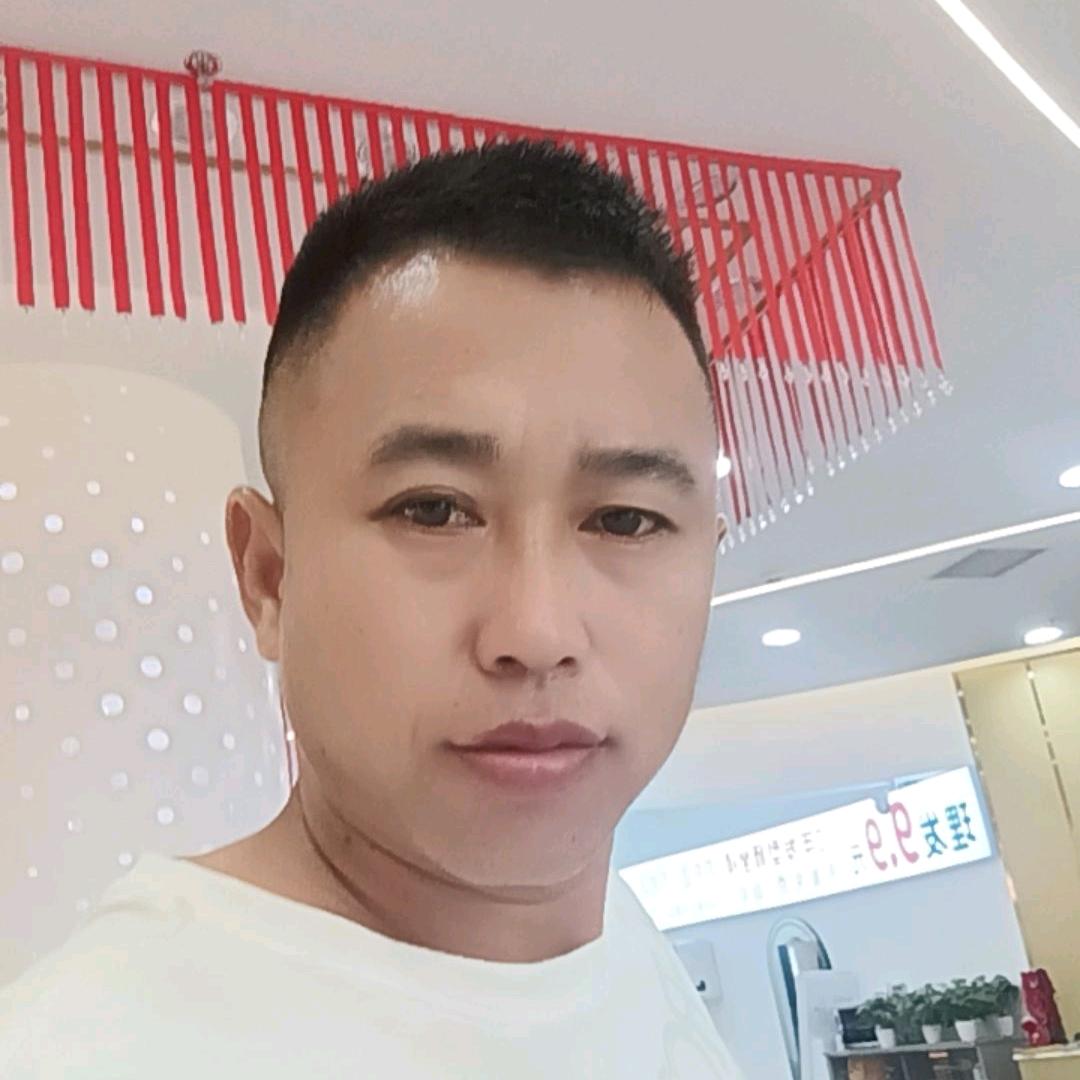 荣富张，（单身）