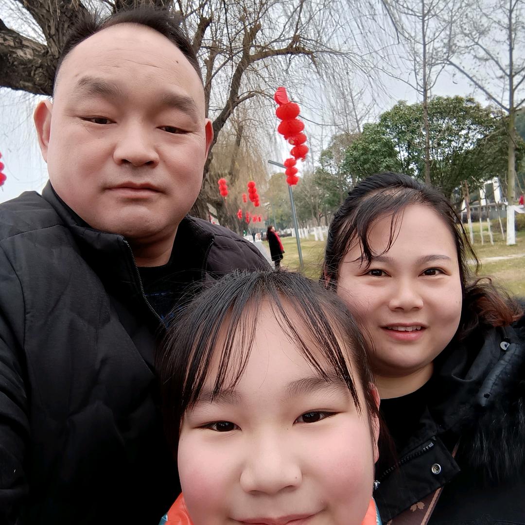 流动卖水果的小宝