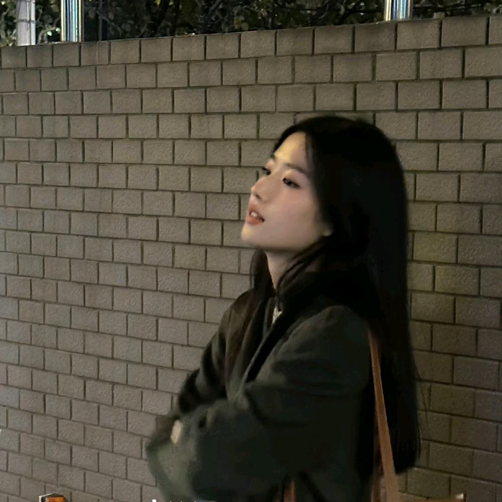 檐桉下的晓晓