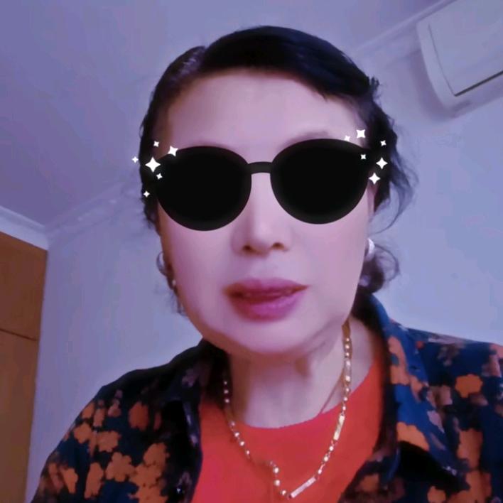 笨蛋姐聊天直播，不定时开播