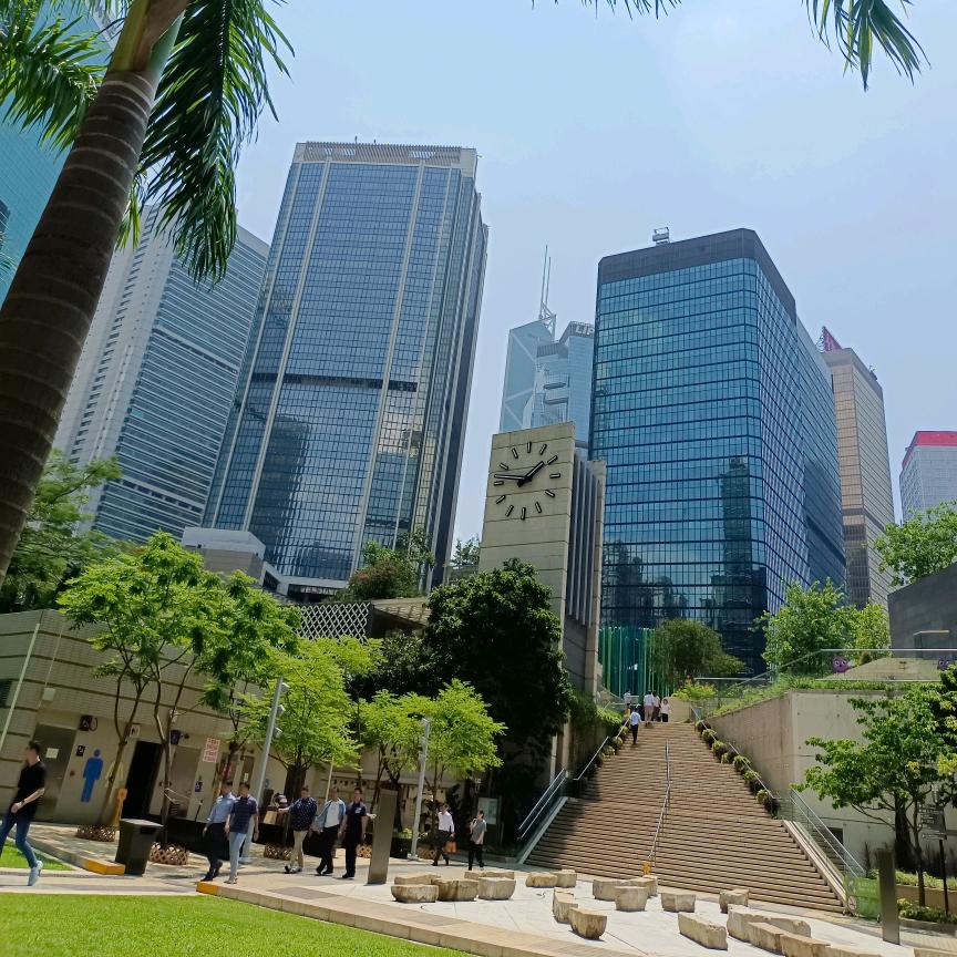 Angela👉拒绝私聊，《连赞拉黑》