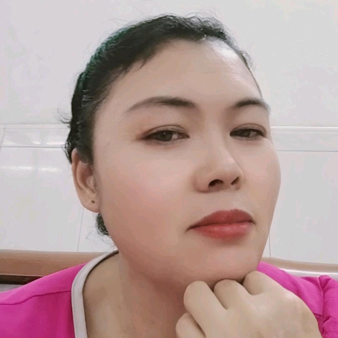 70后的夫妻搭档贴瓷砖(橱窗里有好物)