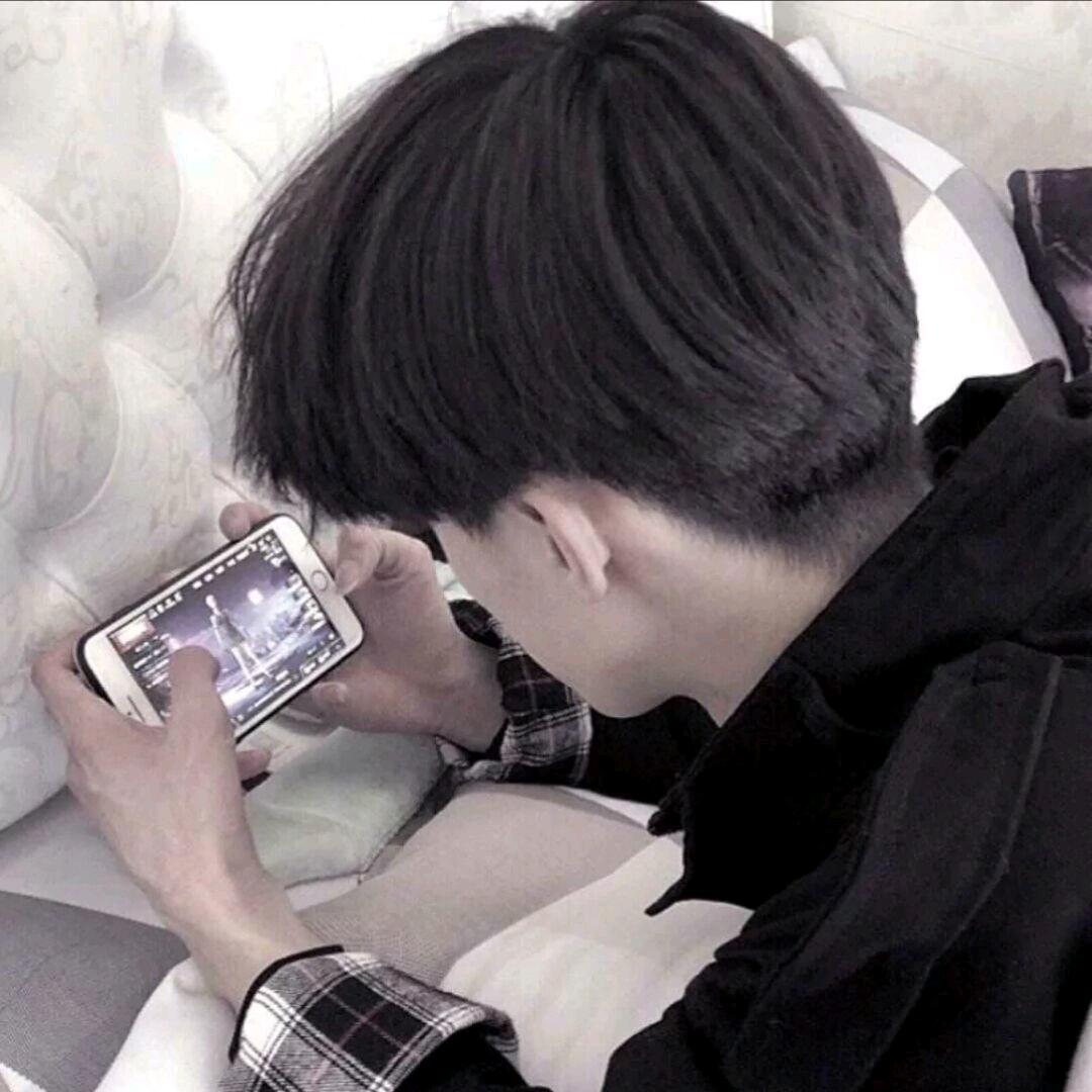 小帅哥