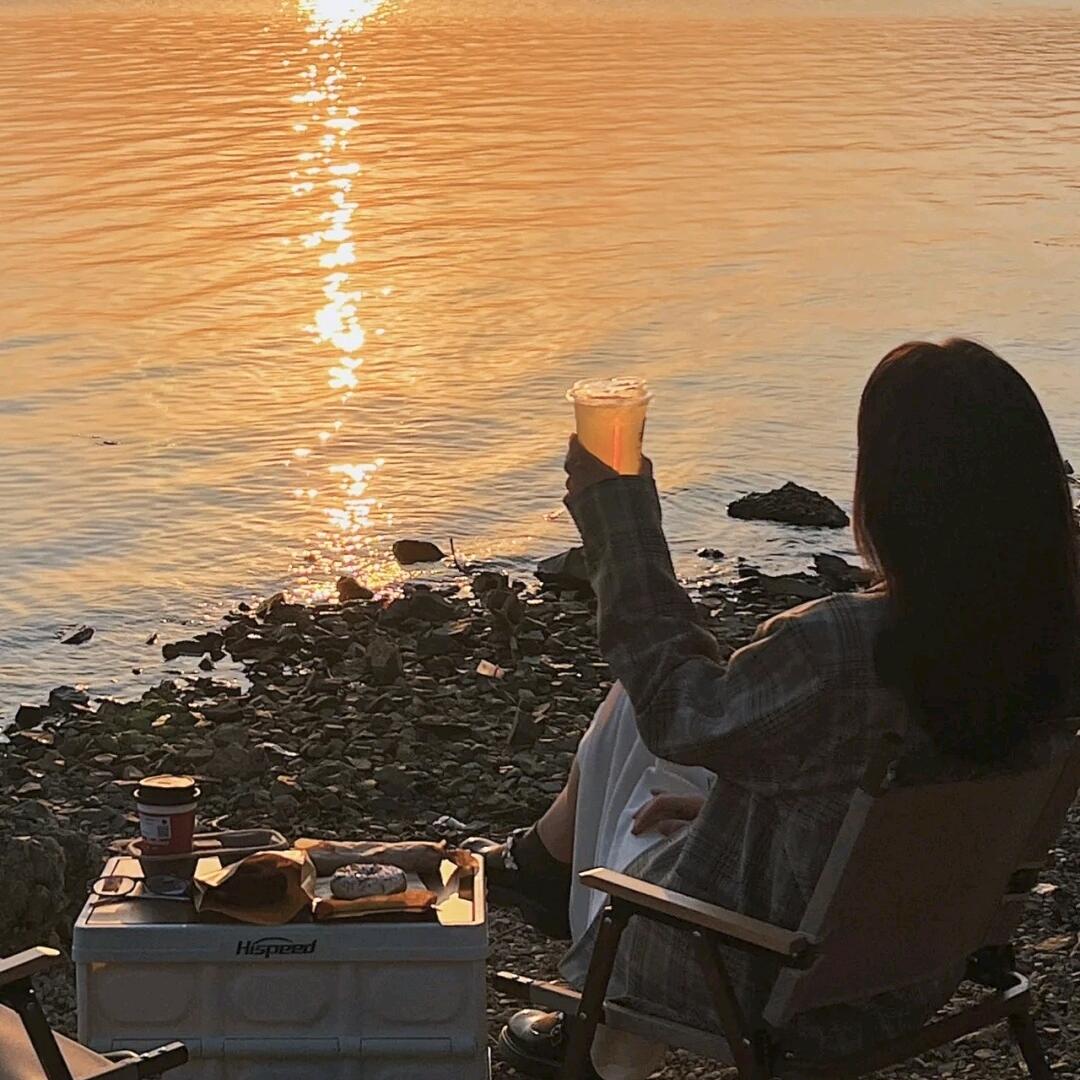 ୧⍤⃝🌴 ，，