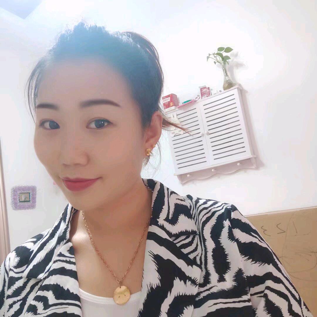 蹦蹦跳跳在努力