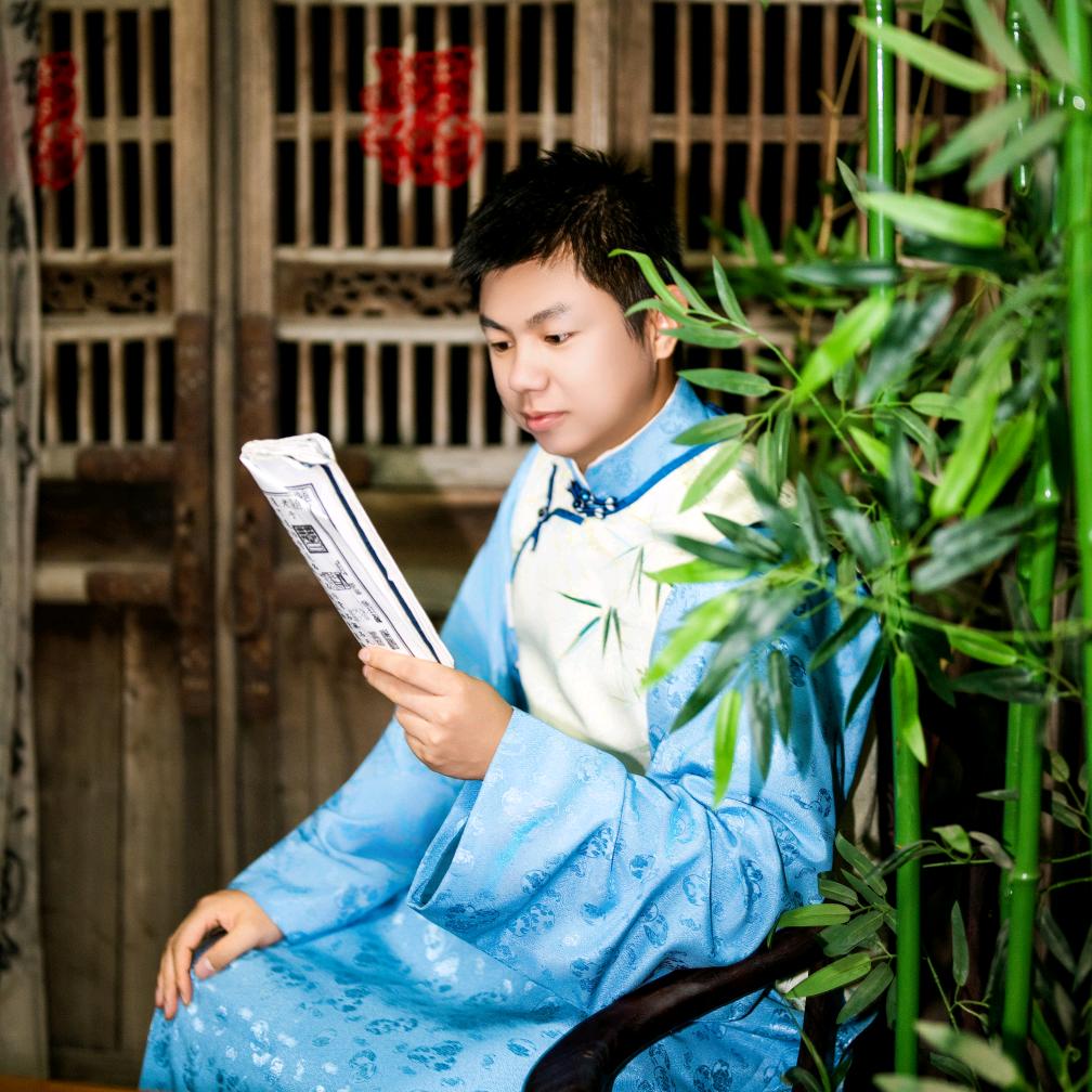 憨憨的