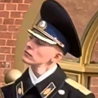 鲁智深柔弱扶墙走