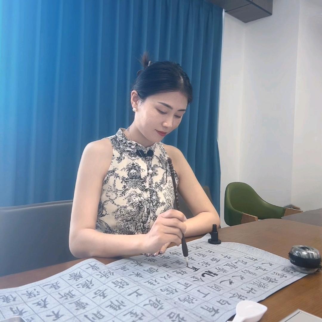 张鱼小丸子