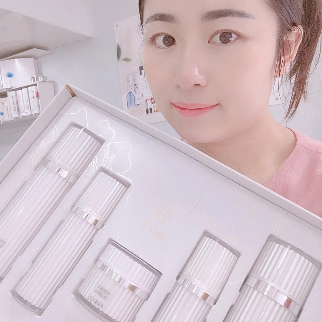 轻素栖花里（射洪竹茵台店）燕儿