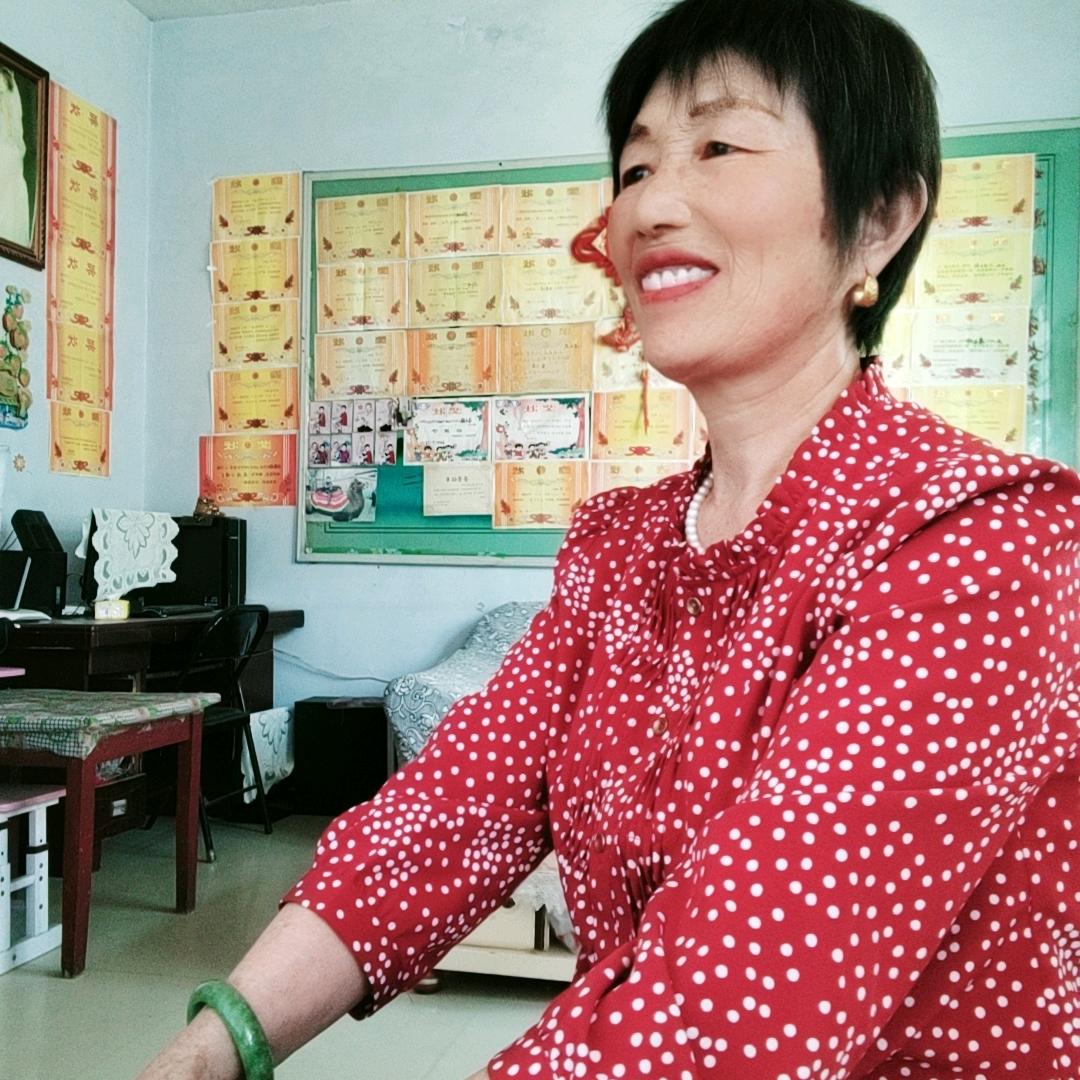 农村李姐晚上9点20首播对口型唱歌