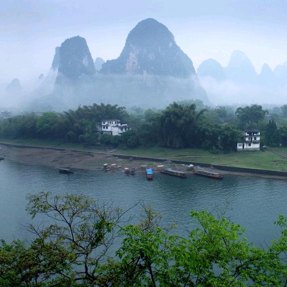 雨后青山绿如黛