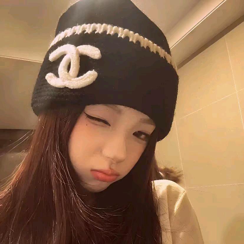 王 哈 哈