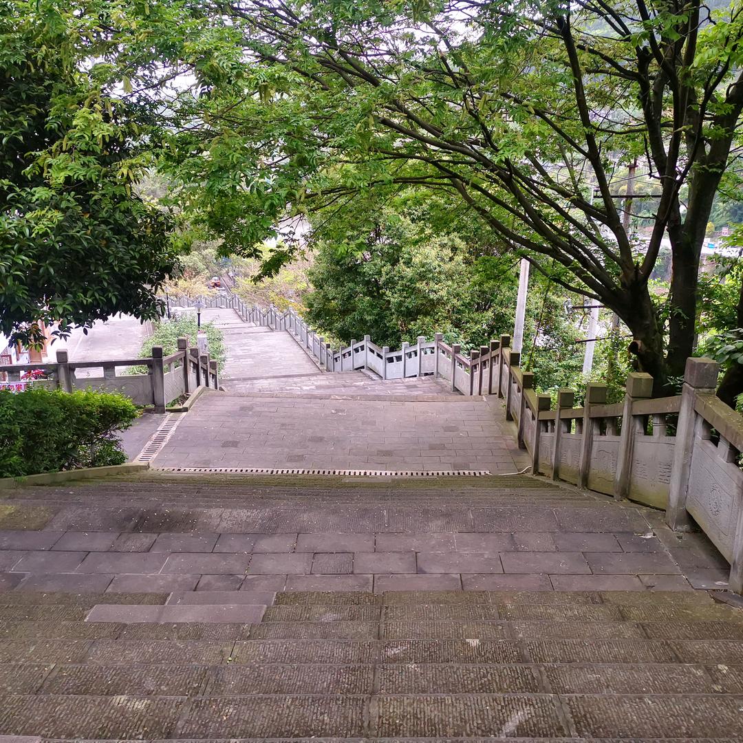 六月