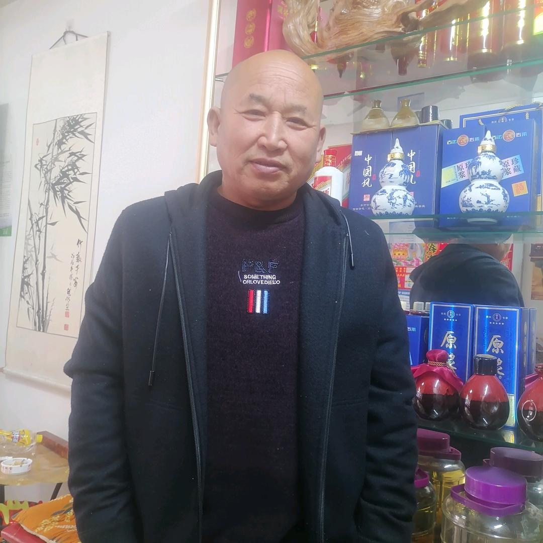侯哥电镐砸墙水钻
