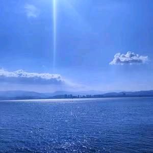 〈阿威家〉朝霞