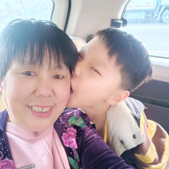 想亲想爱一家人