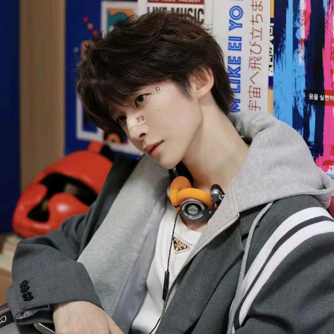 Yu青瓷宇丸嘟嘟嘟（在佛山北京见过刘宇版