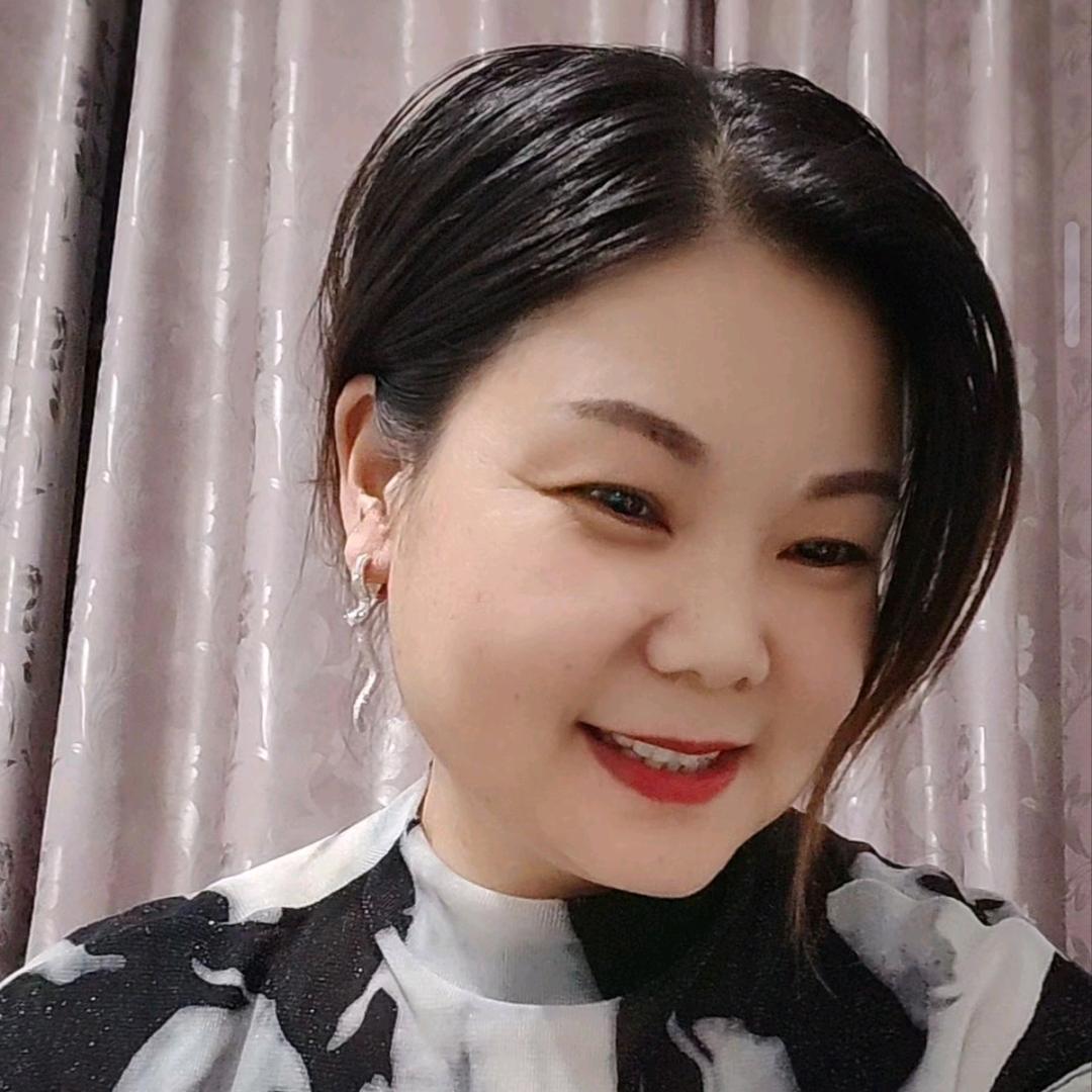 学巴，容家二小姐