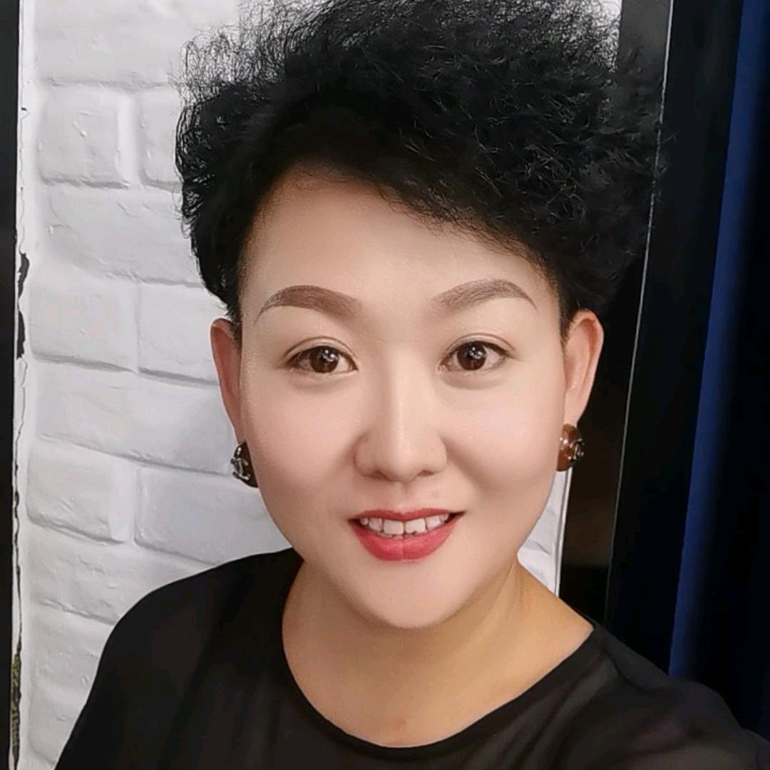 秋水依人