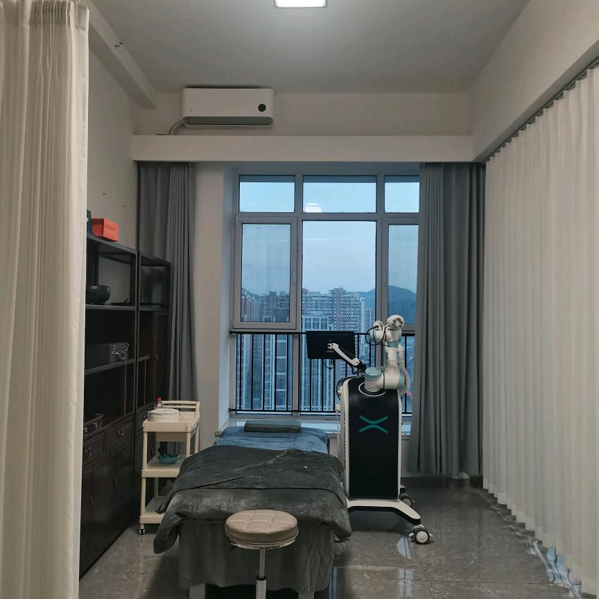 小理家AI机器人（汉峪光年店）