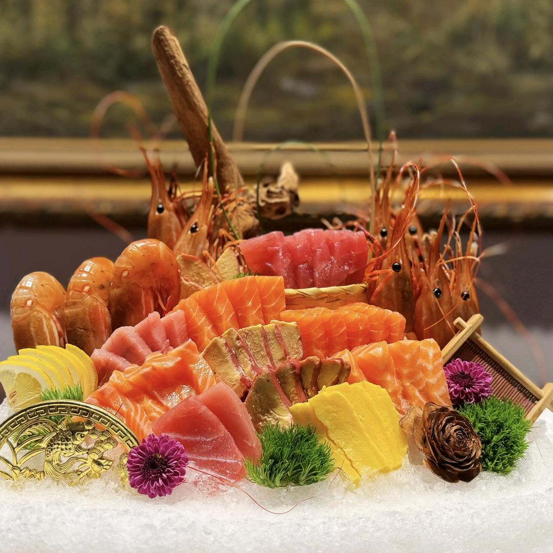 三顾刺身·烧鸟自助餐厅