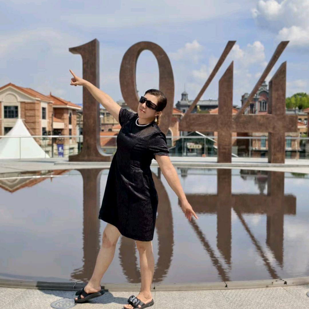 卖瓷砖的阿文姐