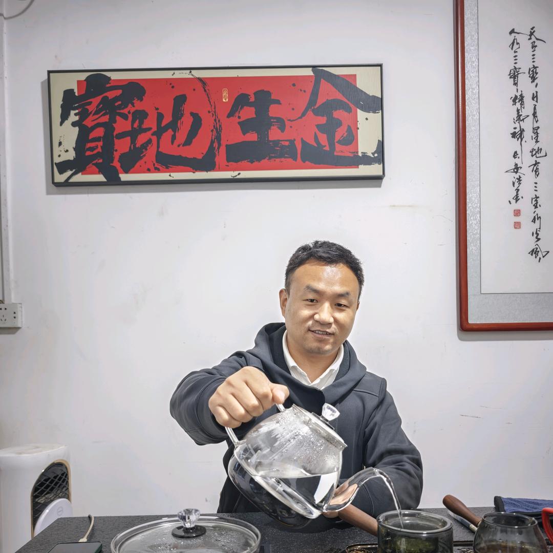 杨海东｜叉车货架托盘阁楼