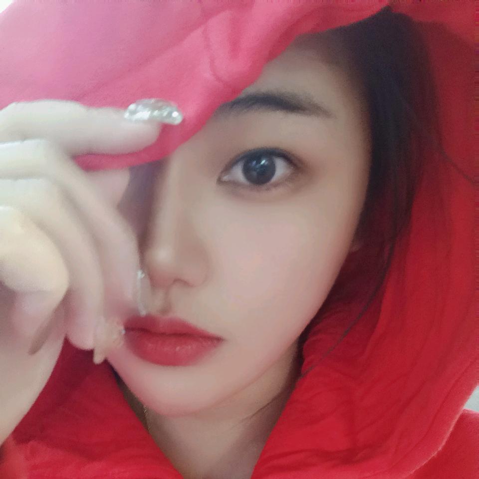 Seven她