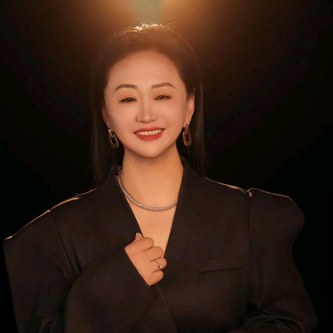 唐山鞋王霞姐