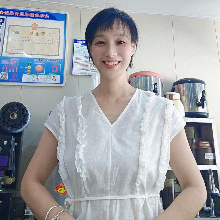贺敏手舞和她的汉堡店