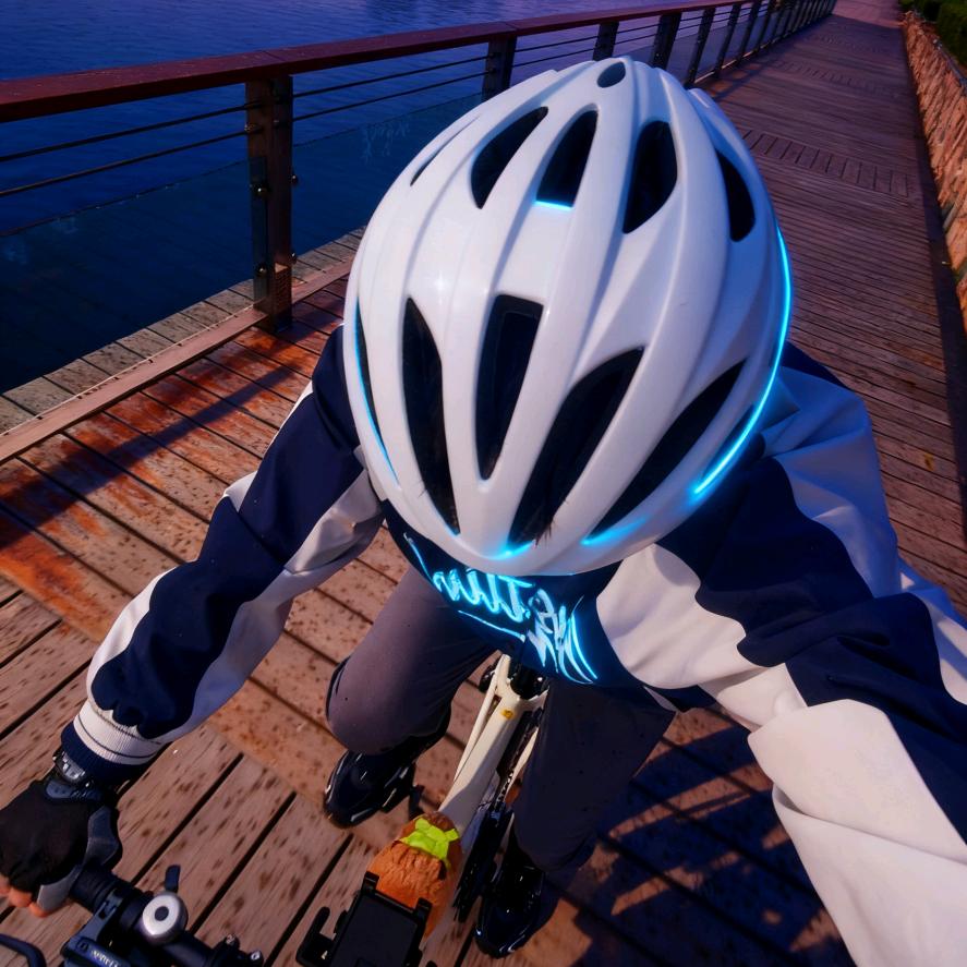 带着米多去骑车