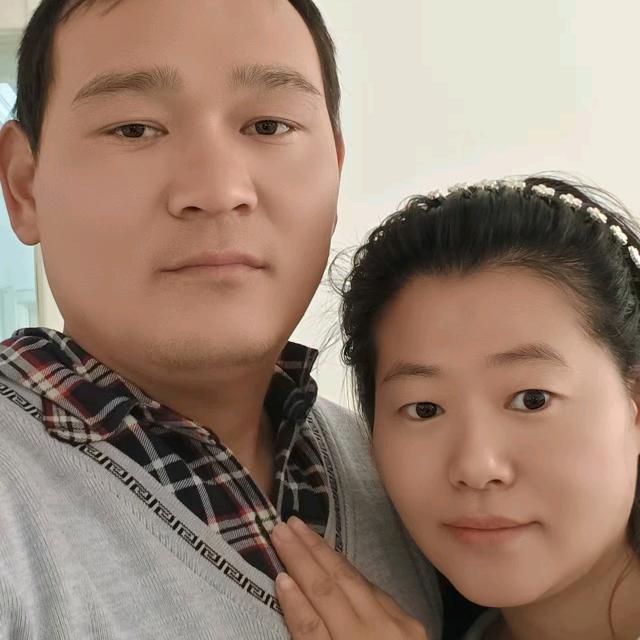 小明哥夫妻俩的摆摊日记