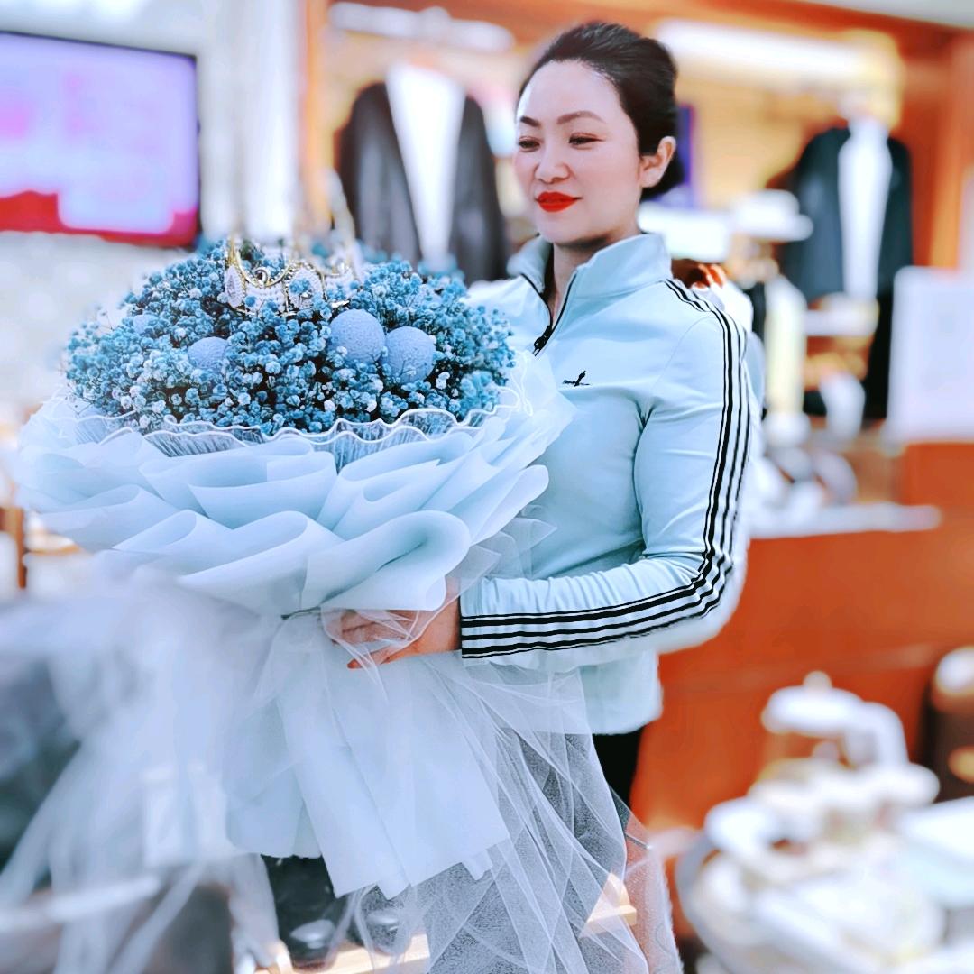 安康南方百货钟霞