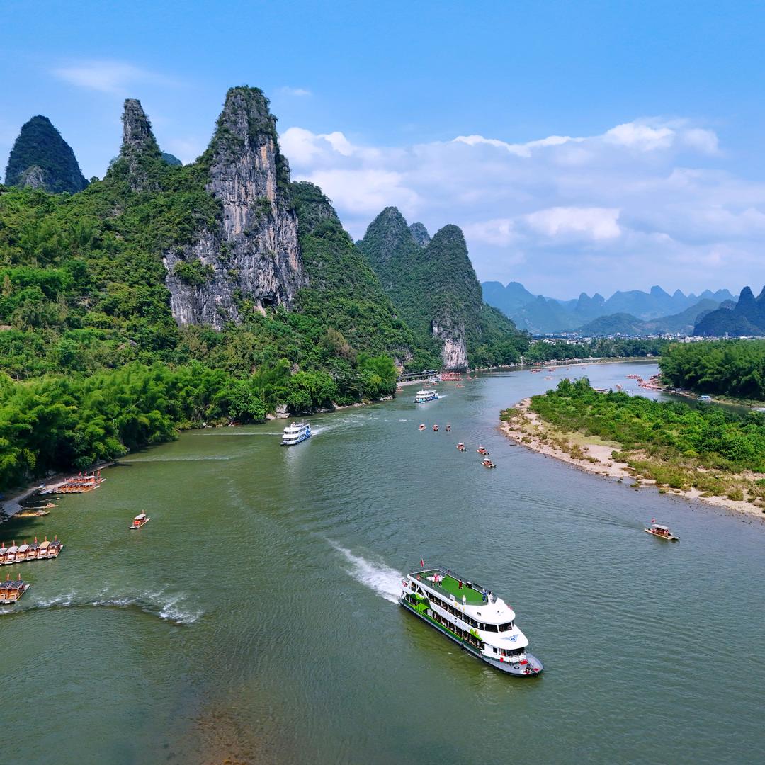 桂林良辰旅游包车航拍