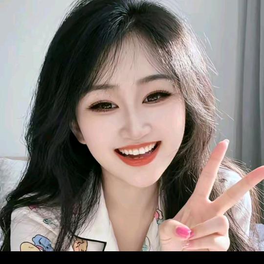 秋月的弟弟叫大龙