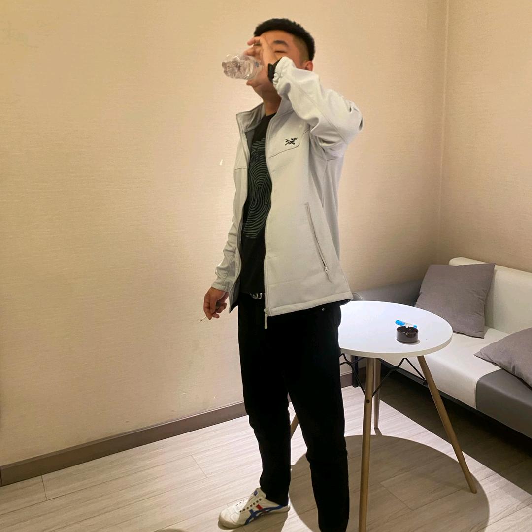 不发脾气只发财