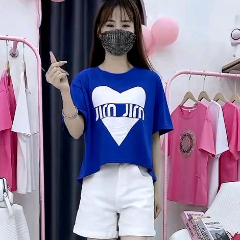 曼贝女装店