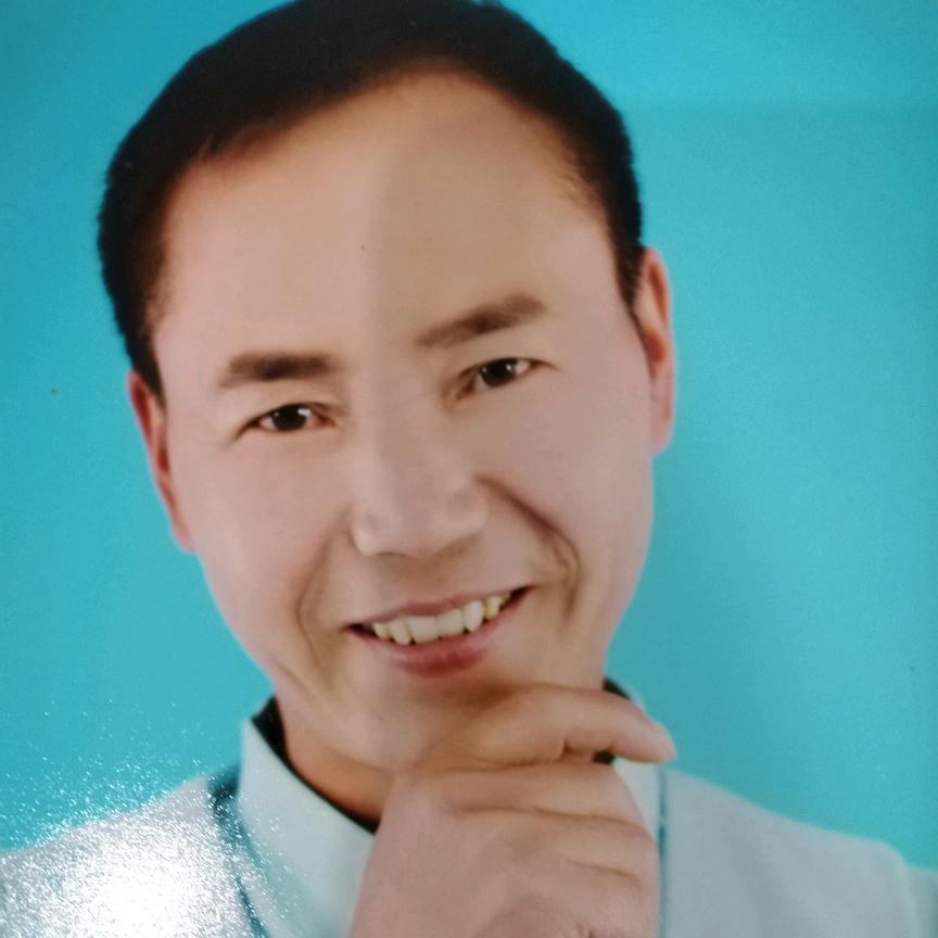 爱拍抖音的小老头