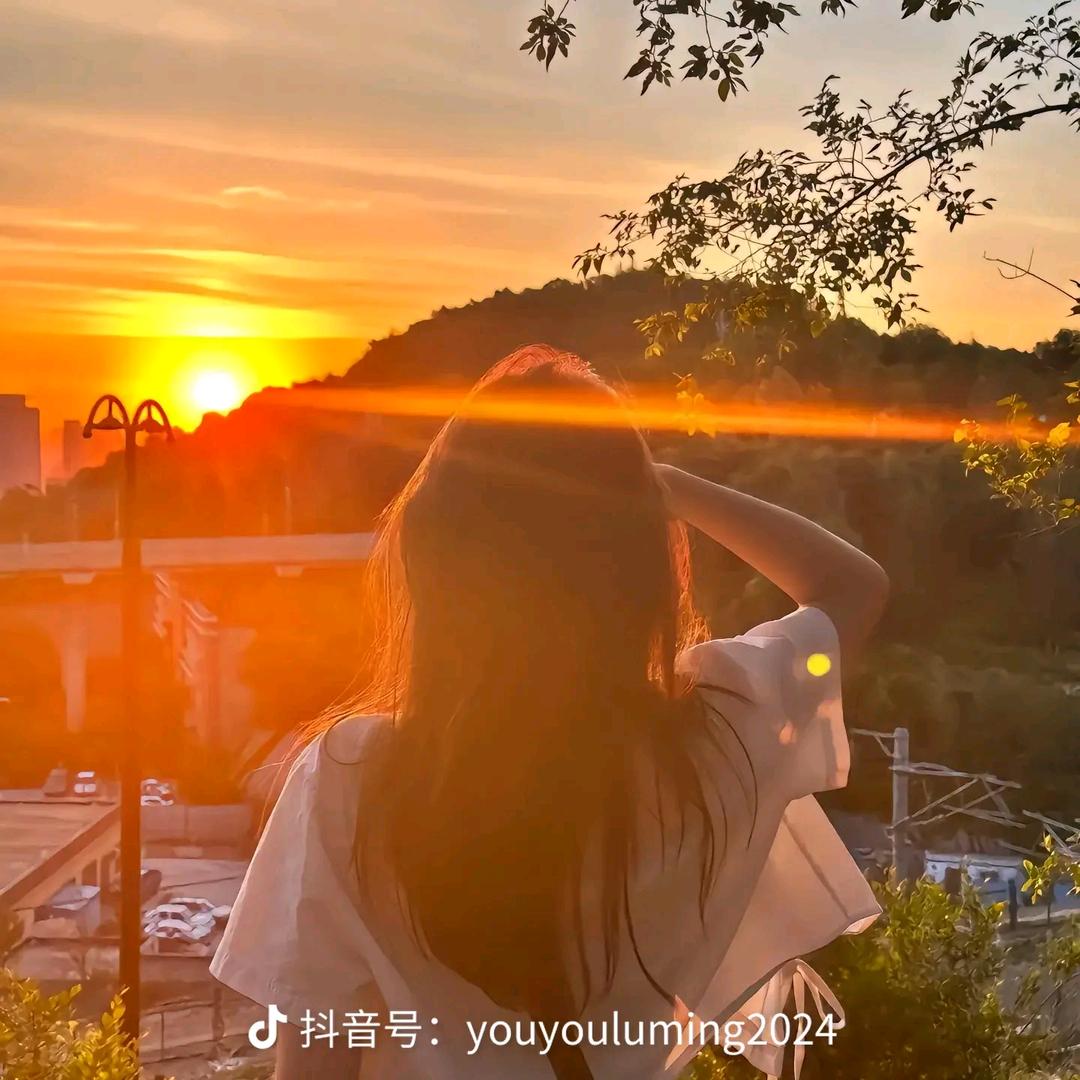 莉莉