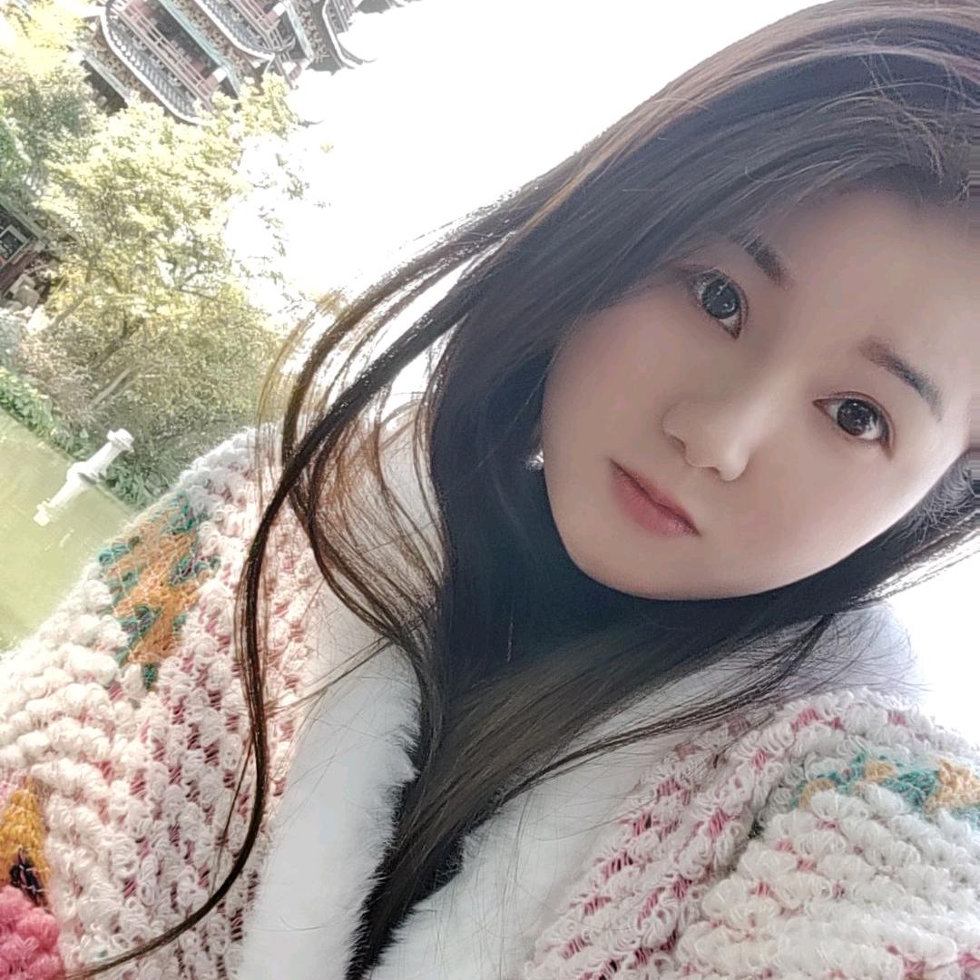 爱笑的女孩   橱窗有好物