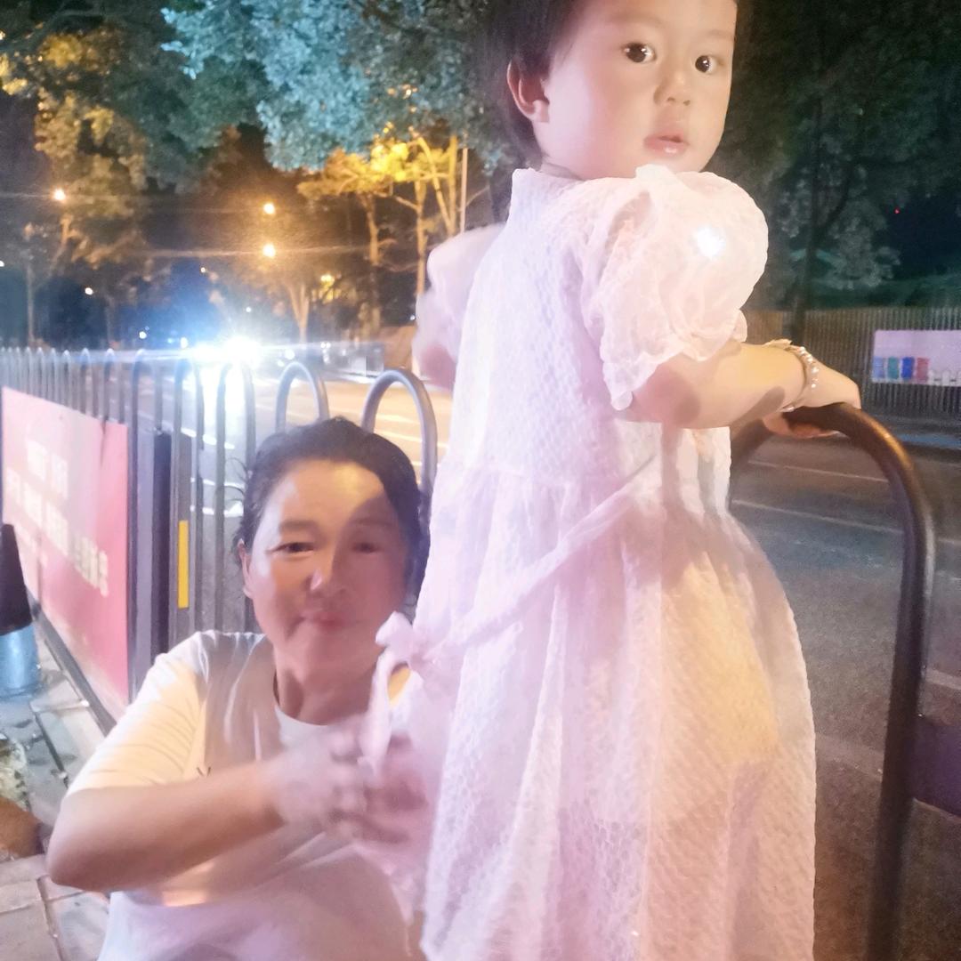 不哭，眼泪还是落了