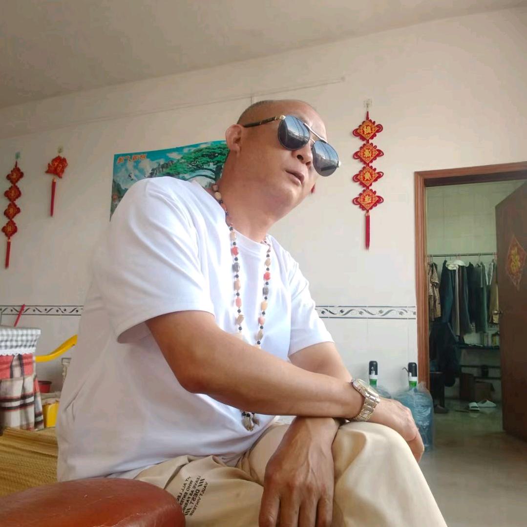 何晓朋