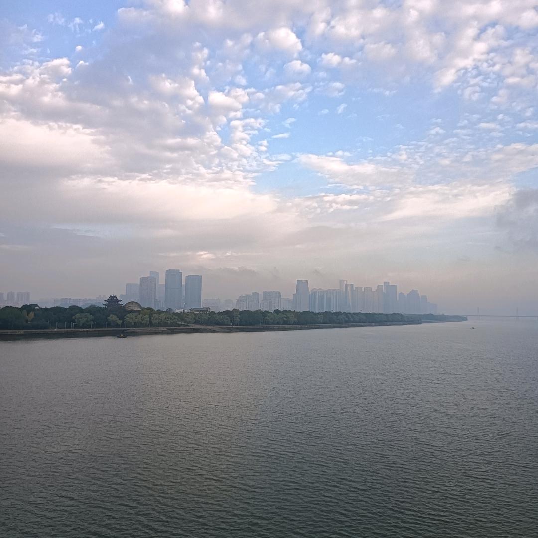 等一人相守এ᭄