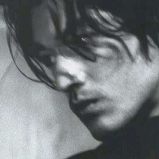 泪水打湿豆豆鞋 发誓要做人上人