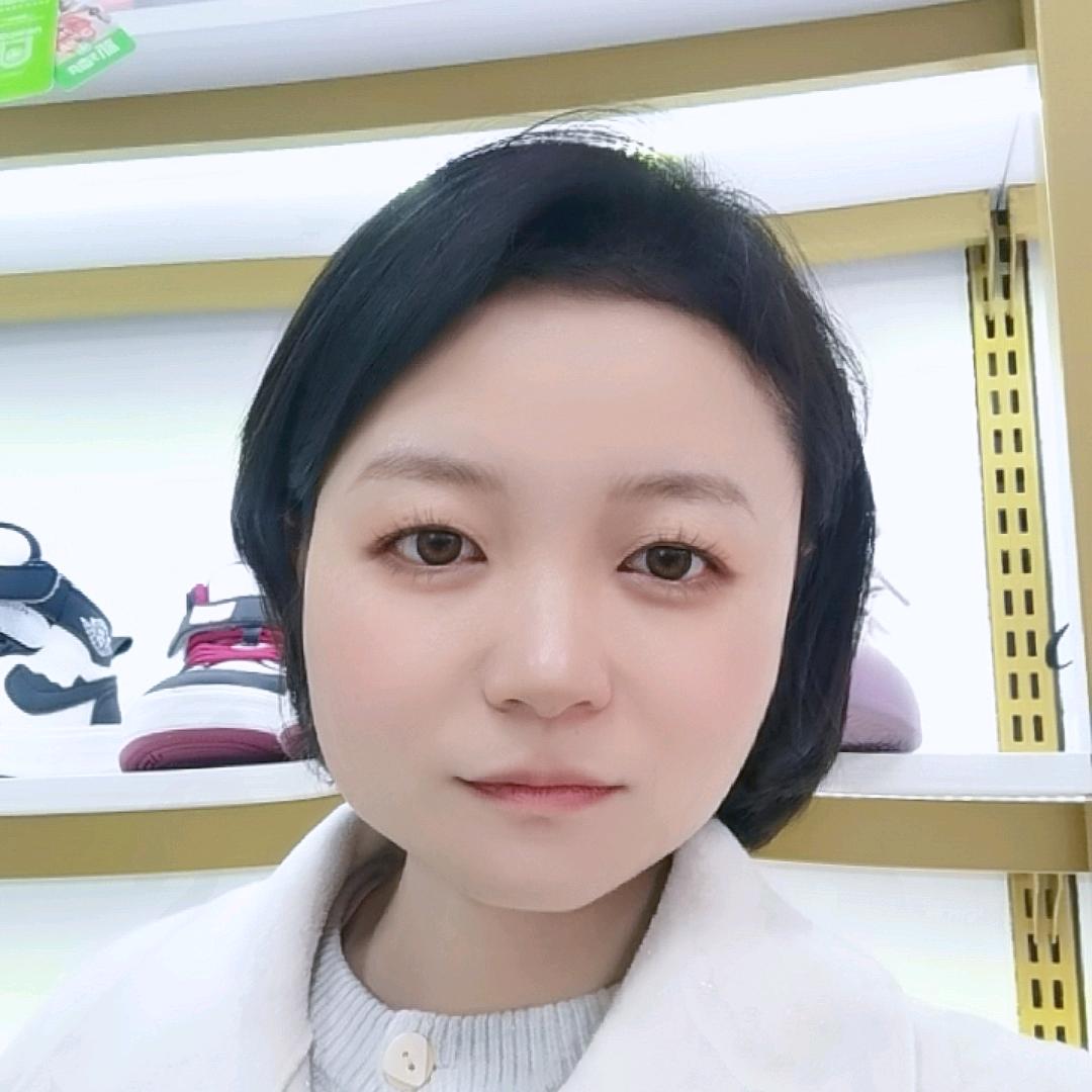 伊彤童鞋小铺头像