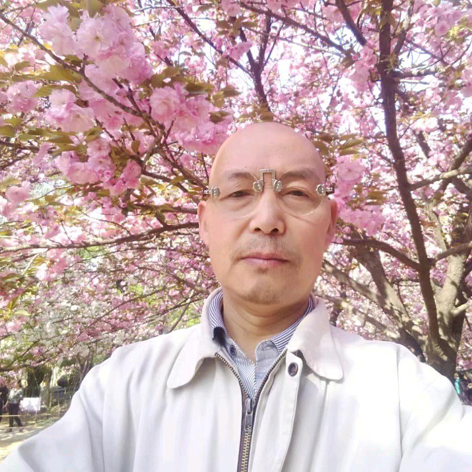 阳光润春秋