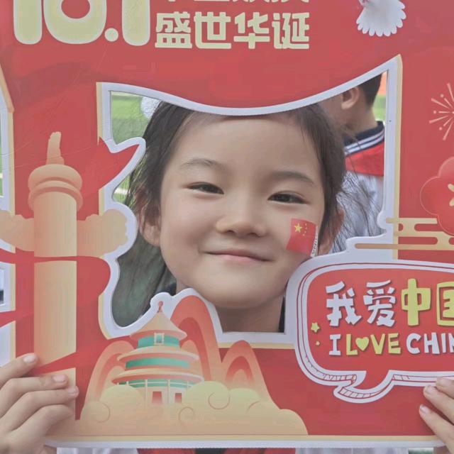 努力带娃，微笑生活，该来的都在路上。